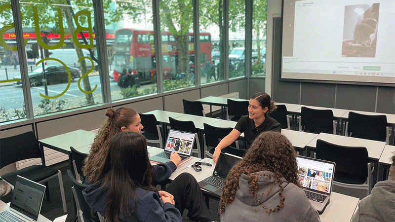 Marketing students at Alberto De Guida salon