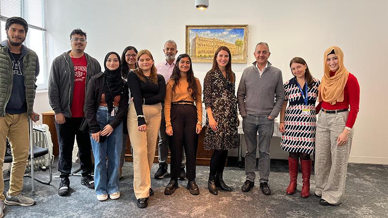 Raj Sitlani meeting with Life Sciences students.