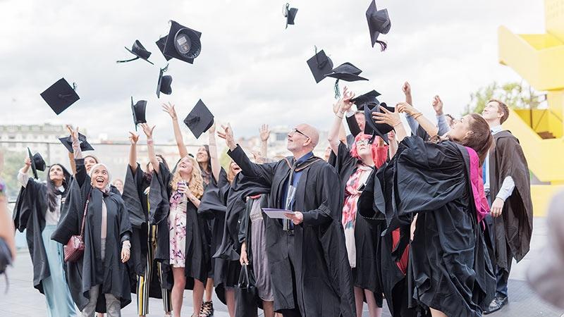 graduation2016-9 Thumbnail