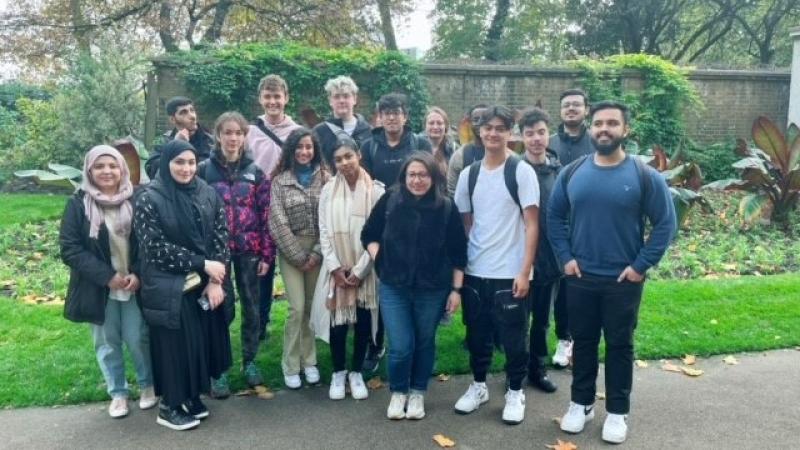 A group photo of the Biological Sciences Students at Victoria Embankment in London as part of their sustainability field trip.