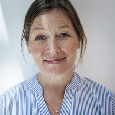 Head and shoulders photo of Claire Robertson's profile photo