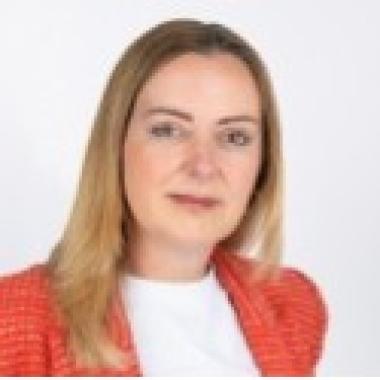 Head and shoulders photo of Meral Criftasi's profile photo