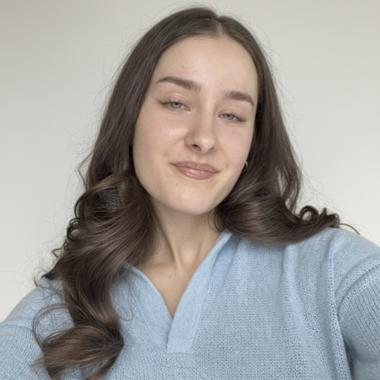 Head and shoulders image of Adela Hruskova