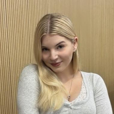 Head and shoulders image of Allison Harris