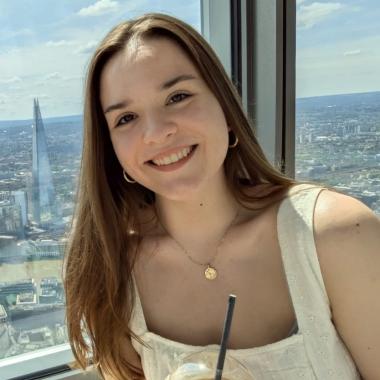 Head and shoulder Image of Caitlin Bolton