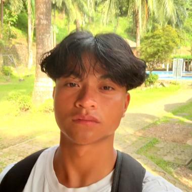 Head and shoulder Image of Cedric Rarang