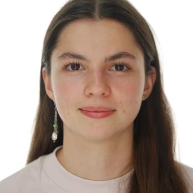 Head and shoulders image of Iryna Lysenko
