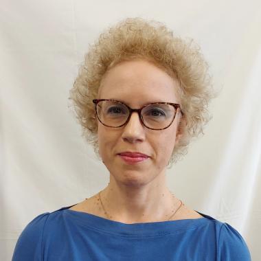 Head and shoulder Image of Joanne Karbritz