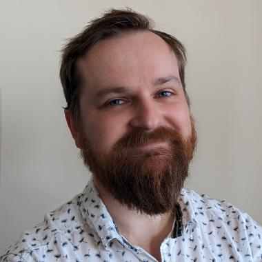 Head and shoulder Image of Tom Linton-Smith